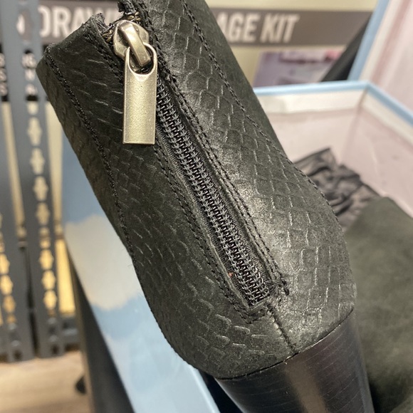 Evereve Seychelles Black Boot* - Picture 3 of 4